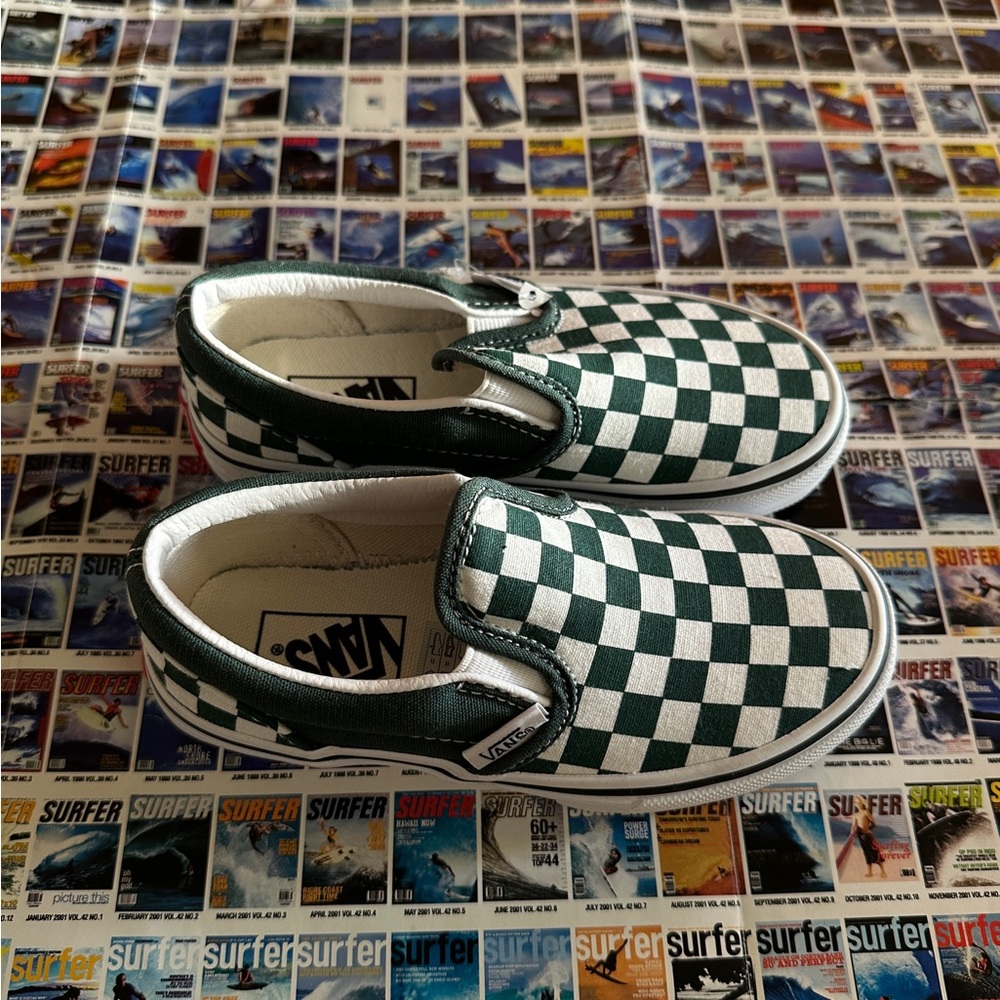 NIB VANS KIDS CLASSIC SLIP-ONS